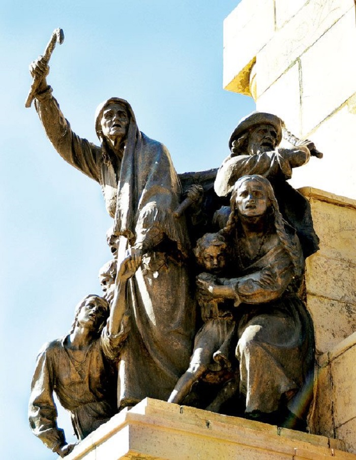 MUJERES COCHABAMBINAS